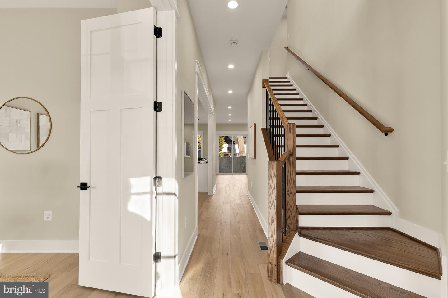 859 N LEXINGTON ST, ARLINGTON, Virginia 22205, 5 Bedrooms Bedrooms, ,4 BathroomsBathrooms,Residential,For sale,859 N LEXINGTON ST,VAAR2067002 MLS # VAAR2067002