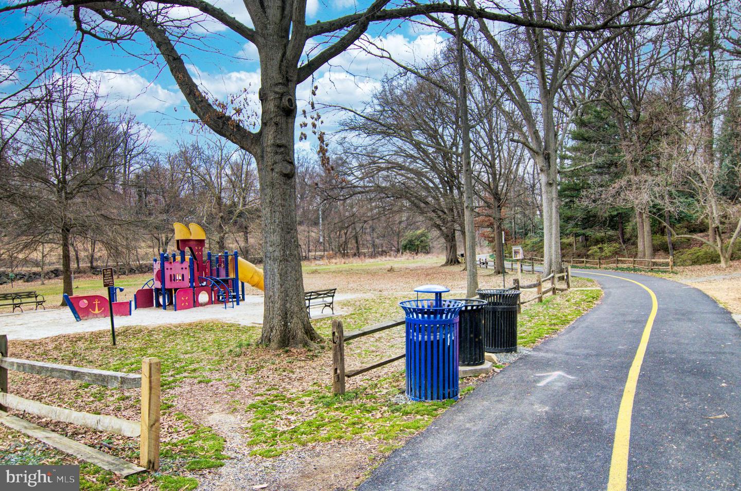 859 N LEXINGTON ST, ARLINGTON, Virginia 22205, 5 Bedrooms Bedrooms, ,4 BathroomsBathrooms,Residential,For sale,859 N LEXINGTON ST,VAAR2067002 MLS # VAAR2067002