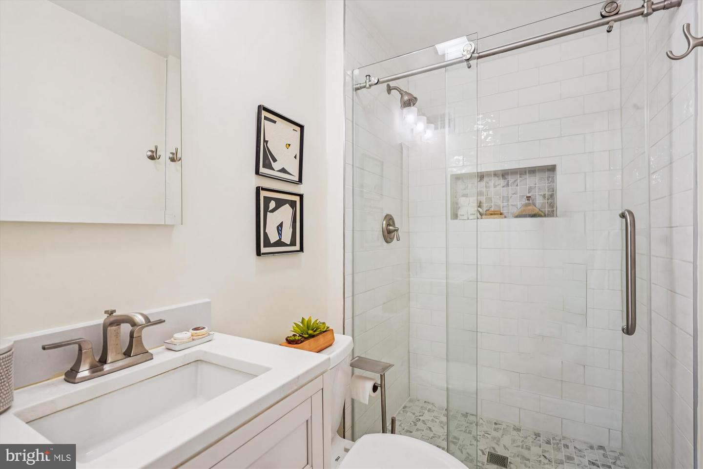 1605 DUNTERRY PL, MCLEAN, Virginia 22101, 3 Bedrooms Bedrooms, ,2 BathroomsBathrooms,Residential,For sale,1605 DUNTERRY PL,VAFX2282970 MLS # VAFX2282970