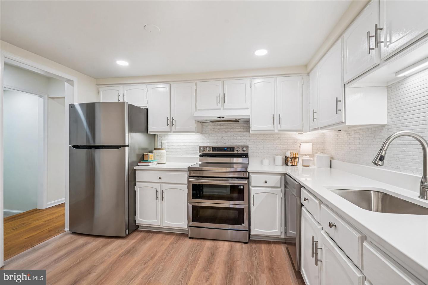 1605 DUNTERRY PL, MCLEAN, Virginia 22101, 3 Bedrooms Bedrooms, ,2 BathroomsBathrooms,Residential,For sale,1605 DUNTERRY PL,VAFX2282970 MLS # VAFX2282970