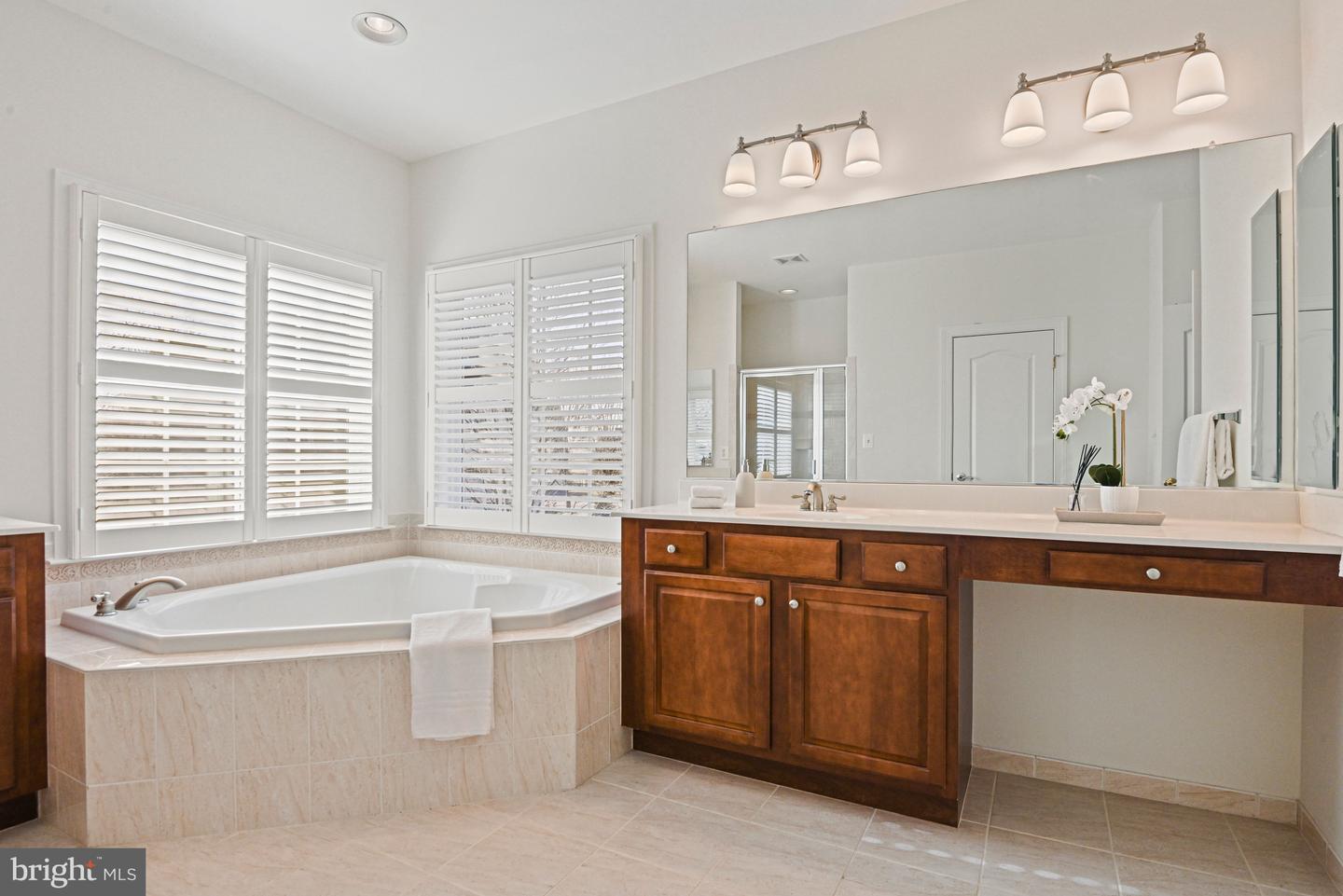 22125 HIGHVIEW TRAIL PL, BROADLANDS, Virginia 20148, 4 Bedrooms Bedrooms, ,4 BathroomsBathrooms,Residential,For sale,22125 HIGHVIEW TRAIL PL,VALO2112960 MLS # VALO2112960