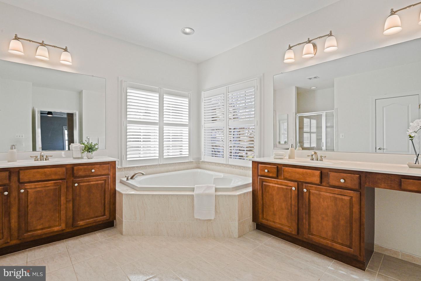 22125 HIGHVIEW TRAIL PL, BROADLANDS, Virginia 20148, 4 Bedrooms Bedrooms, ,4 BathroomsBathrooms,Residential,For sale,22125 HIGHVIEW TRAIL PL,VALO2112960 MLS # VALO2112960