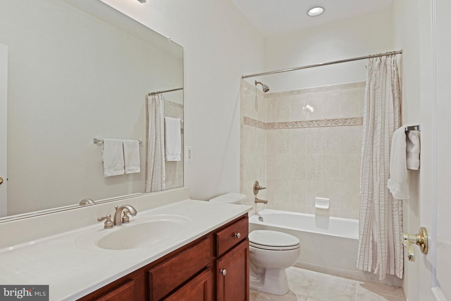 22125 HIGHVIEW TRAIL PL, BROADLANDS, Virginia 20148, 4 Bedrooms Bedrooms, ,4 BathroomsBathrooms,Residential,For sale,22125 HIGHVIEW TRAIL PL,VALO2112960 MLS # VALO2112960