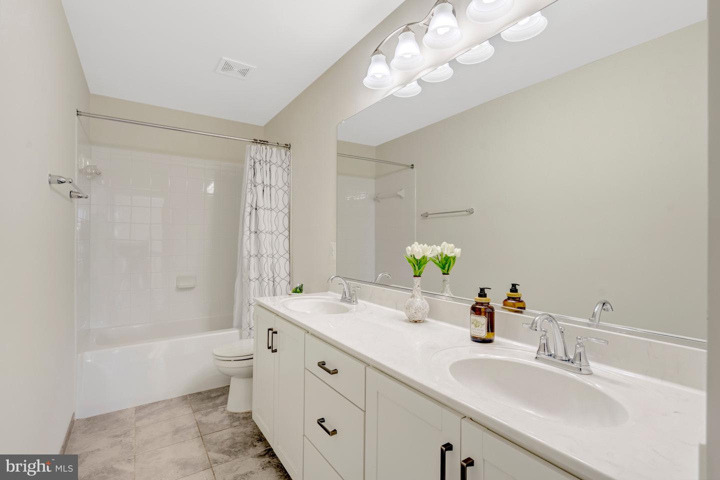 116 HIDDEN LN, STAFFORD, Virginia 22556, 5 Bedrooms Bedrooms, ,3 BathroomsBathrooms,Residential,For sale,116 HIDDEN LN,VAST2044904 MLS # VAST2044904