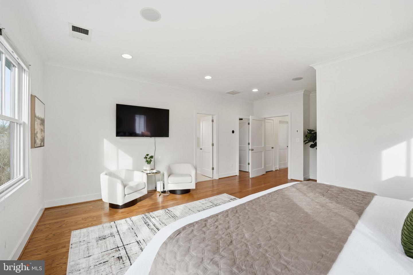 1614 N JACKSON ST, ARLINGTON, Virginia 22201, 4 Bedrooms Bedrooms, ,4 BathroomsBathrooms,Residential,For sale,1614 N JACKSON ST,VAAR2067410 MLS # VAAR2067410