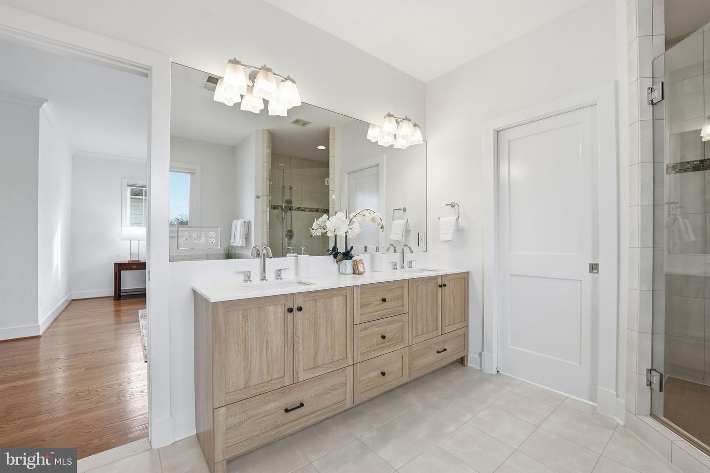 1614 N JACKSON ST, ARLINGTON, Virginia 22201, 4 Bedrooms Bedrooms, ,4 BathroomsBathrooms,Residential,For sale,1614 N JACKSON ST,VAAR2067410 MLS # VAAR2067410