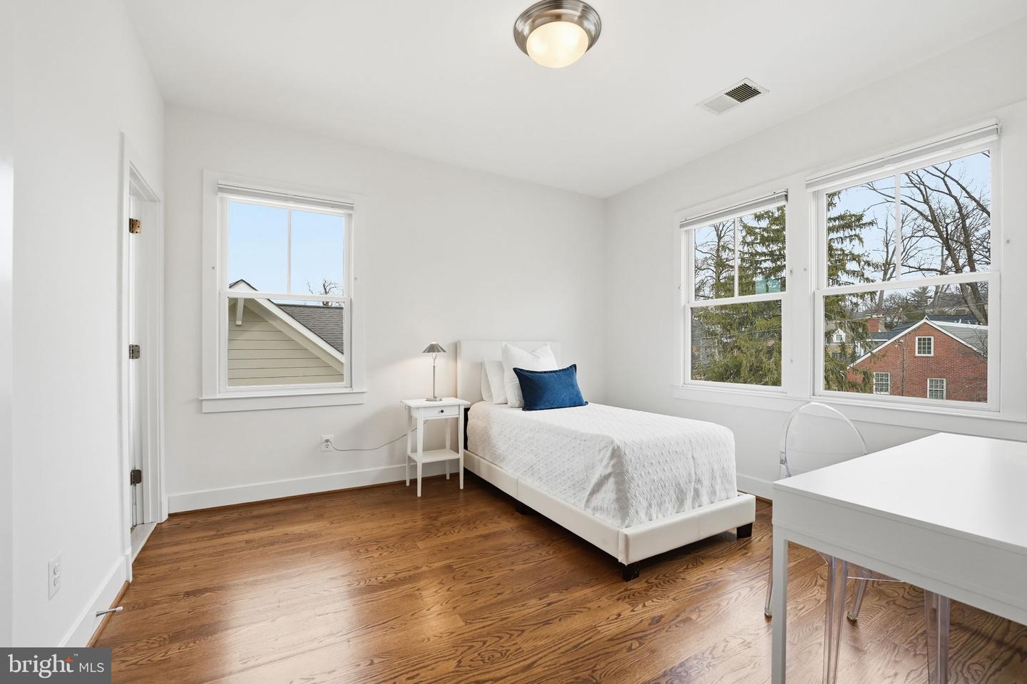 1614 N JACKSON ST, ARLINGTON, Virginia 22201, 4 Bedrooms Bedrooms, ,4 BathroomsBathrooms,Residential,For sale,1614 N JACKSON ST,VAAR2067410 MLS # VAAR2067410