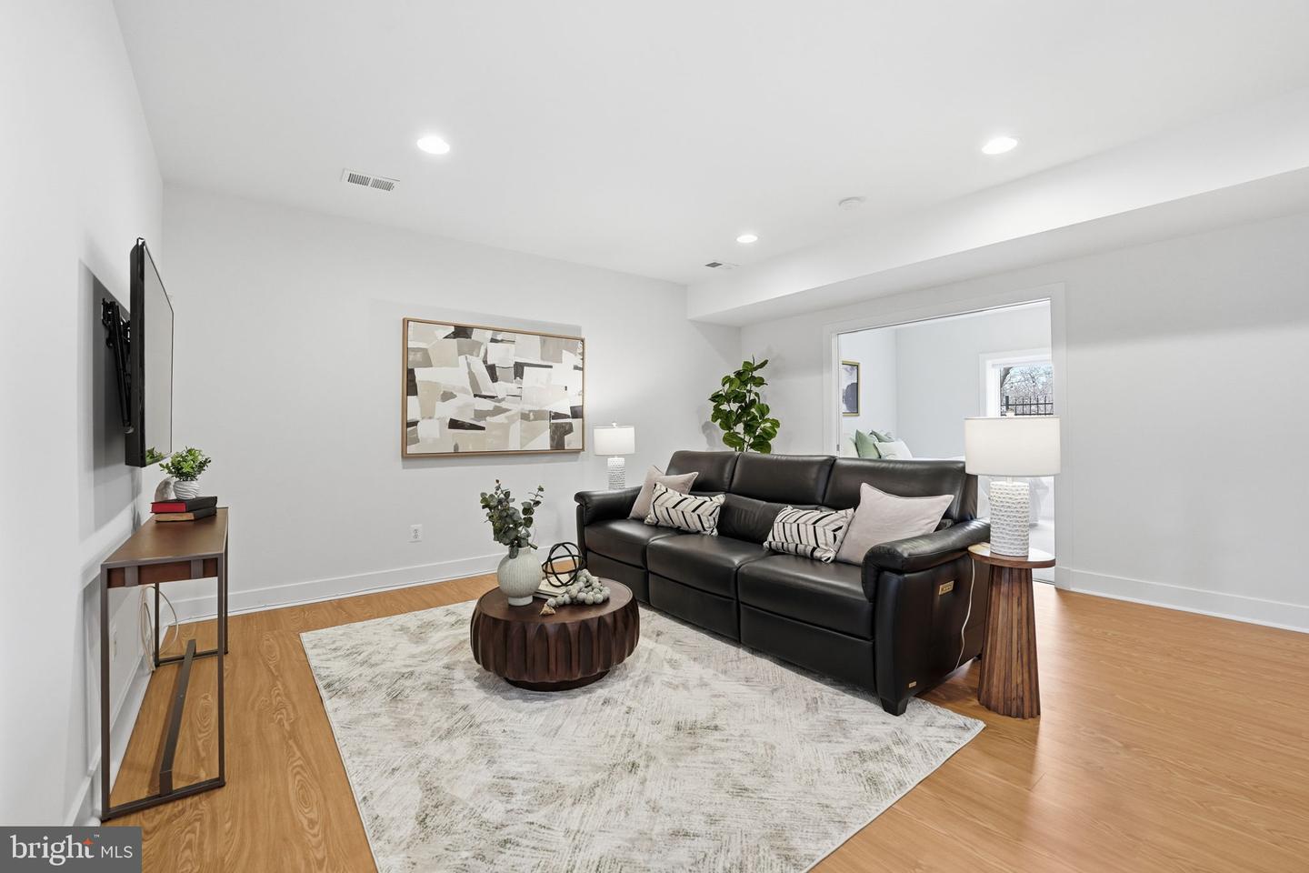 1614 N JACKSON ST, ARLINGTON, Virginia 22201, 4 Bedrooms Bedrooms, ,4 BathroomsBathrooms,Residential,For sale,1614 N JACKSON ST,VAAR2067410 MLS # VAAR2067410