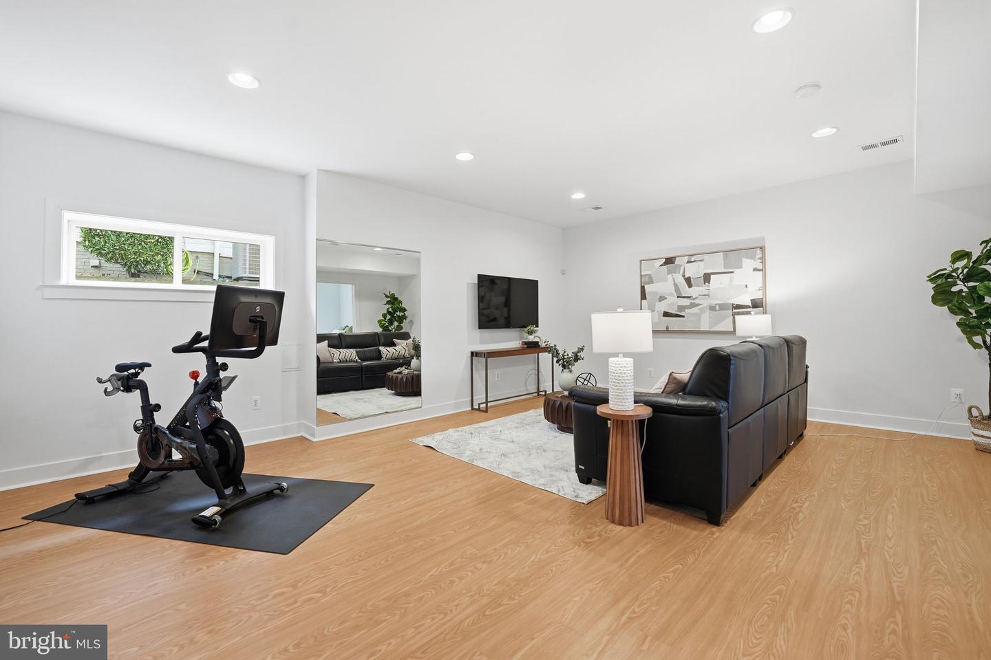 1614 N JACKSON ST, ARLINGTON, Virginia 22201, 4 Bedrooms Bedrooms, ,4 BathroomsBathrooms,Residential,For sale,1614 N JACKSON ST,VAAR2067410 MLS # VAAR2067410