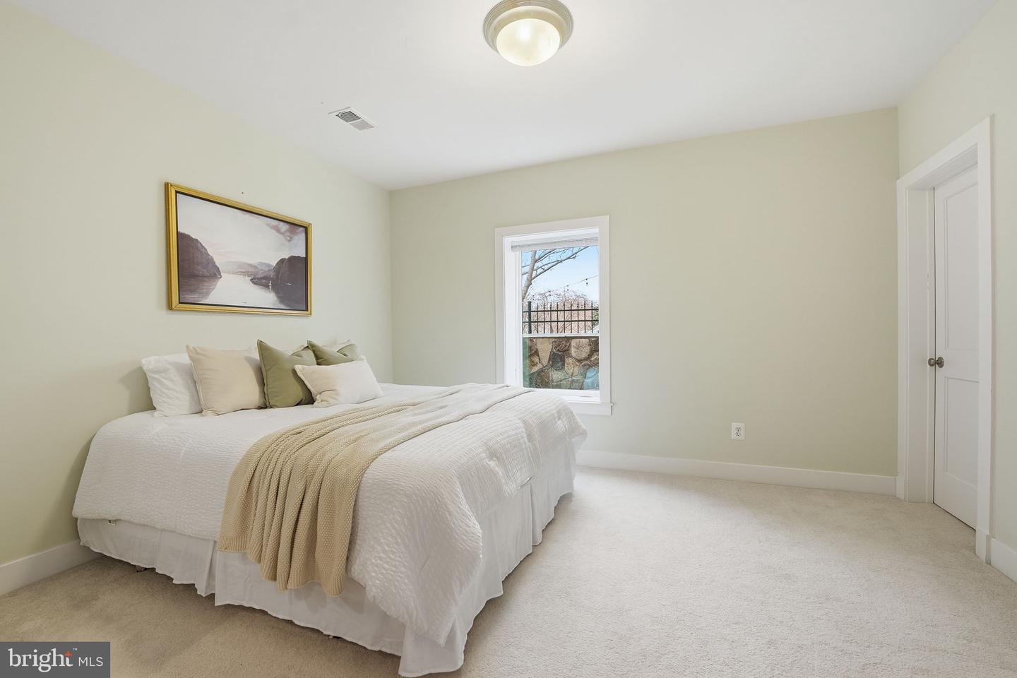 1614 N JACKSON ST, ARLINGTON, Virginia 22201, 4 Bedrooms Bedrooms, ,4 BathroomsBathrooms,Residential,For sale,1614 N JACKSON ST,VAAR2067410 MLS # VAAR2067410