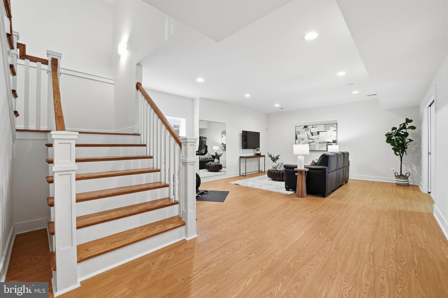 1614 N JACKSON ST, ARLINGTON, Virginia 22201, 4 Bedrooms Bedrooms, ,4 BathroomsBathrooms,Residential,For sale,1614 N JACKSON ST,VAAR2067410 MLS # VAAR2067410