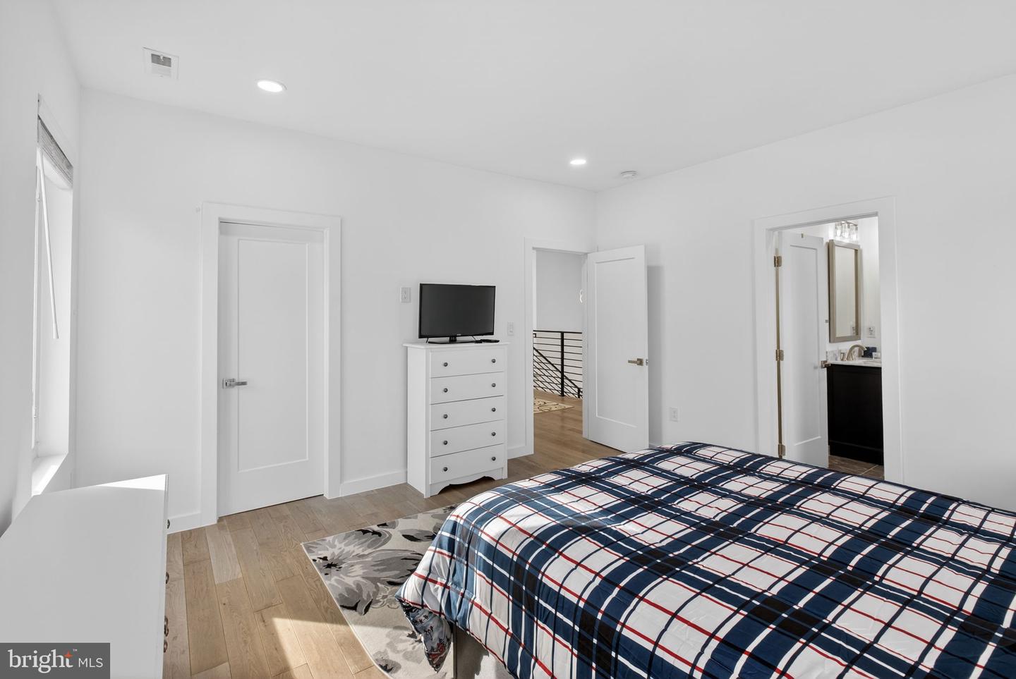 1815 PEABODY DR, FALLS CHURCH, Virginia 22043, 5 Bedrooms Bedrooms, ,4 BathroomsBathrooms,Residential,For sale,1815 PEABODY DR,VAFX2284578 MLS # VAFX2284578 1815 PEABODY DR, FALLS CHURCH, Virginia 22043, 5 Bedrooms Bedrooms, ,4 BathroomsBathrooms,Residential,For sale,1815 PEABODY DR,VAFX2284578 MLS # VAFX2284578