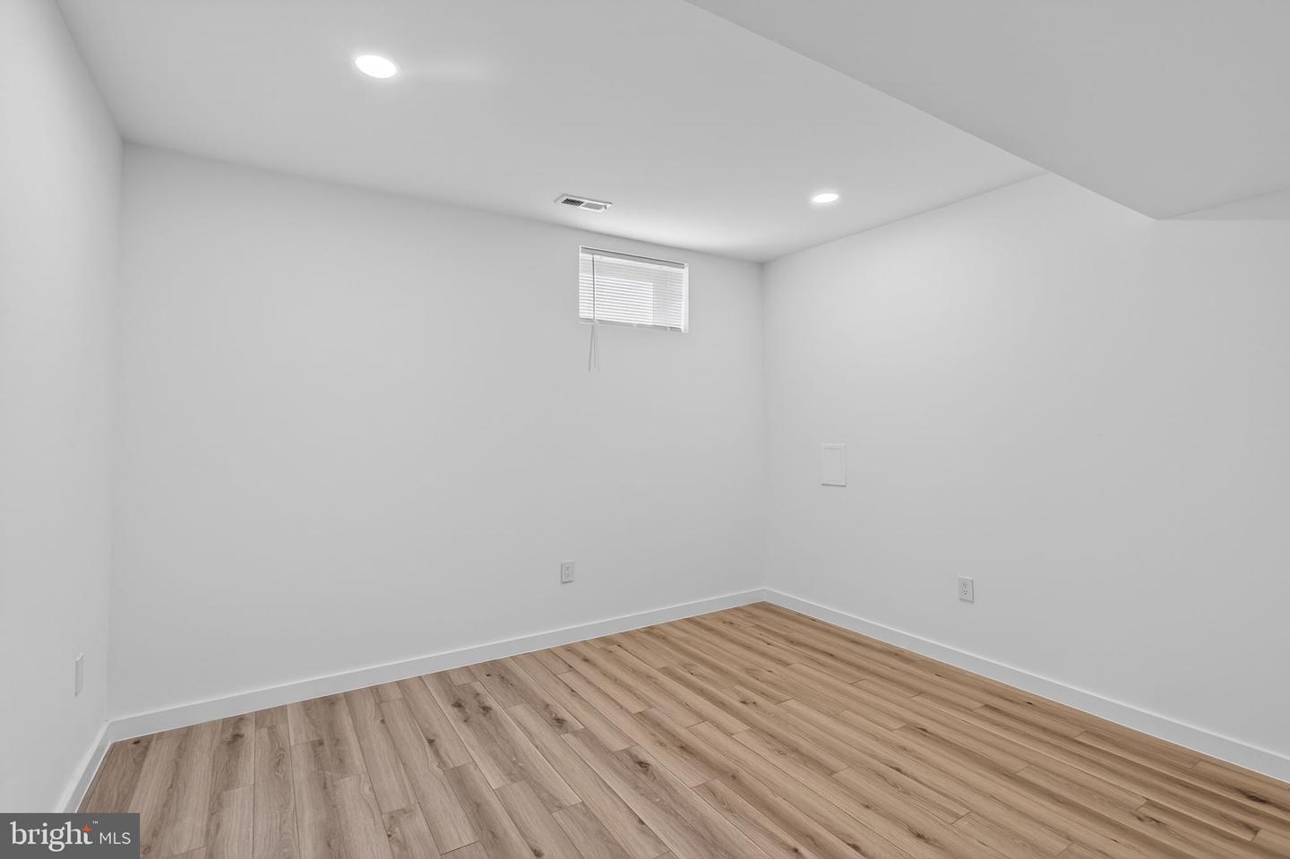 1815 PEABODY DR, FALLS CHURCH, Virginia 22043, 5 Bedrooms Bedrooms, ,4 BathroomsBathrooms,Residential,For sale,1815 PEABODY DR,VAFX2284578 MLS # VAFX2284578 1815 PEABODY DR, FALLS CHURCH, Virginia 22043, 5 Bedrooms Bedrooms, ,4 BathroomsBathrooms,Residential,For sale,1815 PEABODY DR,VAFX2284578 MLS # VAFX2284578