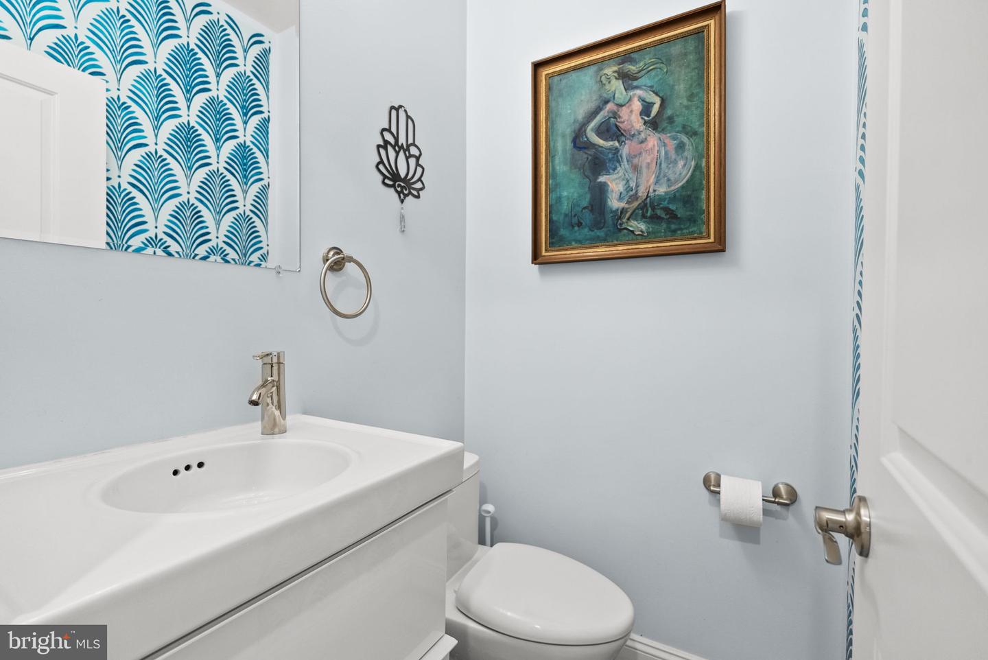 712 C ST NE, WASHINGTON, District Of Columbia 20002, 3 Bedrooms Bedrooms, ,2 BathroomsBathrooms,Residential,For sale,712 C ST NE,DCDC2240532 MLS # DCDC2240532