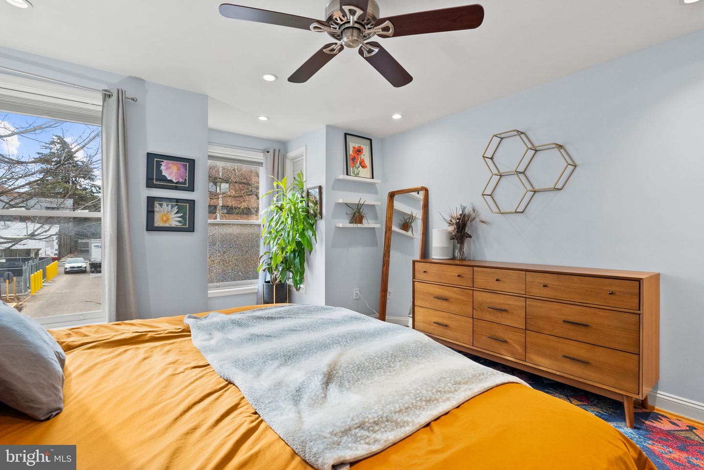 712 C ST NE, WASHINGTON, District Of Columbia 20002, 3 Bedrooms Bedrooms, ,2 BathroomsBathrooms,Residential,For sale,712 C ST NE,DCDC2240532 MLS # DCDC2240532