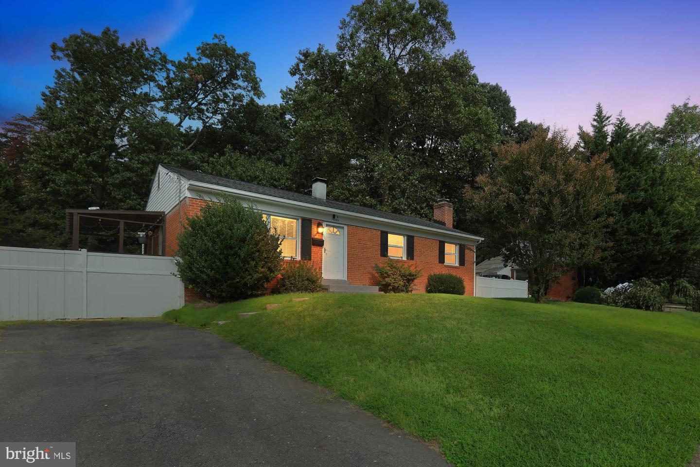 1940 RICHMOND AVE, WOODBRIDGE, Virginia 22191, 4 Bedrooms Bedrooms, 7 Rooms Rooms,3 BathroomsBathrooms,Residential,For sale,1940 RICHMOND AVE,VAPW2110440 MLS # VAPW2110440 1940 RICHMOND AVE, WOODBRIDGE, Virginia 22191, 4 Bedrooms Bedrooms, 7 Rooms Rooms,3 BathroomsBathrooms,Residential,For sale,1940 RICHMOND AVE,VAPW2110440 MLS # VAPW2110440