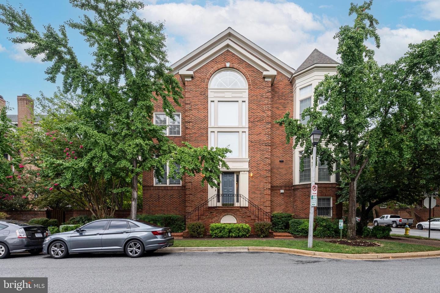 1500 N COLONIAL TER, ARLINGTON, Virginia 22209, 4 Bedrooms Bedrooms, ,2 BathroomsBathrooms,Residential,For sale,1500 N COLONIAL TER,VAAR2067666 MLS # VAAR2067666