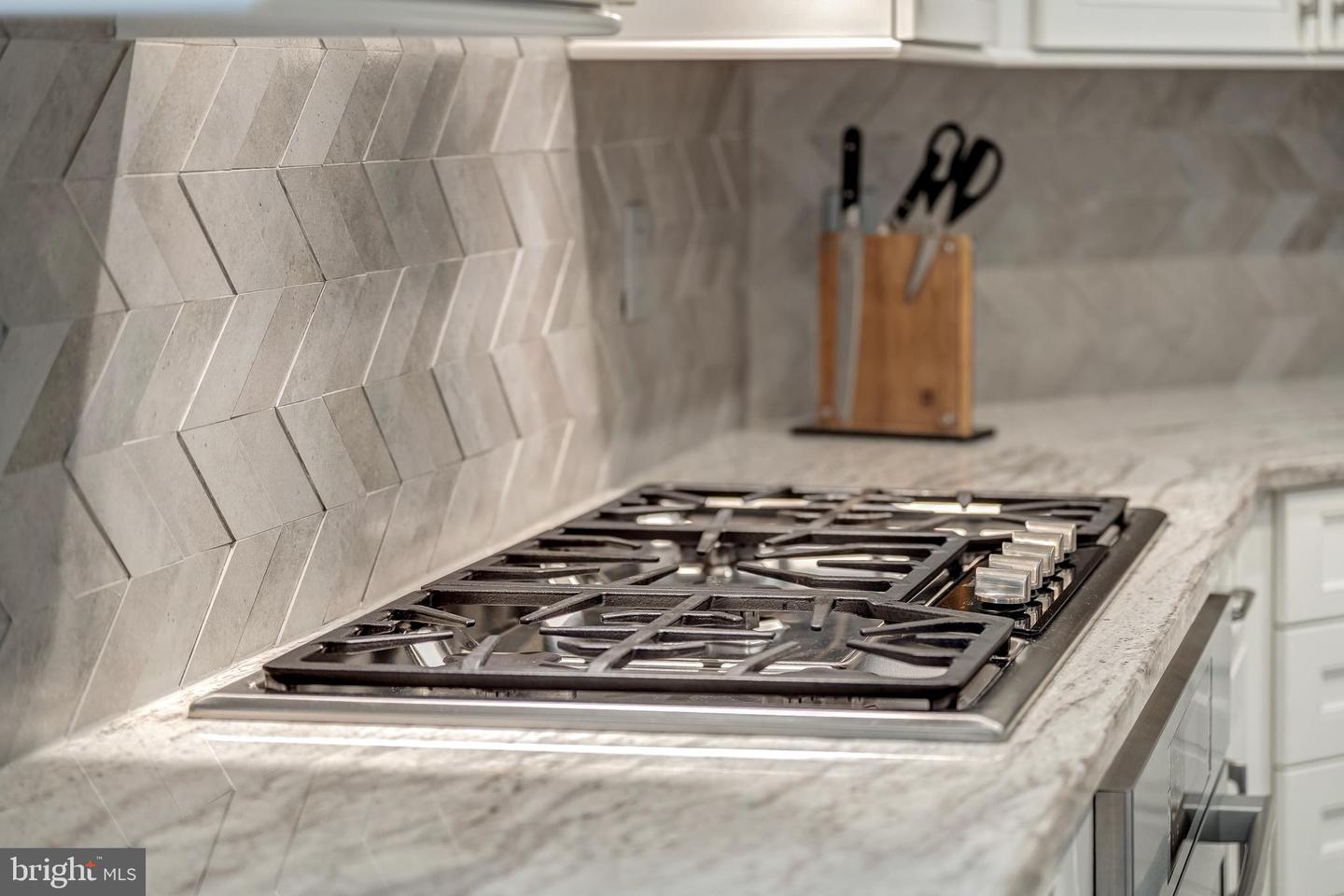 1500 N COLONIAL TER, ARLINGTON, Virginia 22209, 4 Bedrooms Bedrooms, ,2 BathroomsBathrooms,Residential,For sale,1500 N COLONIAL TER,VAAR2067666 MLS # VAAR2067666