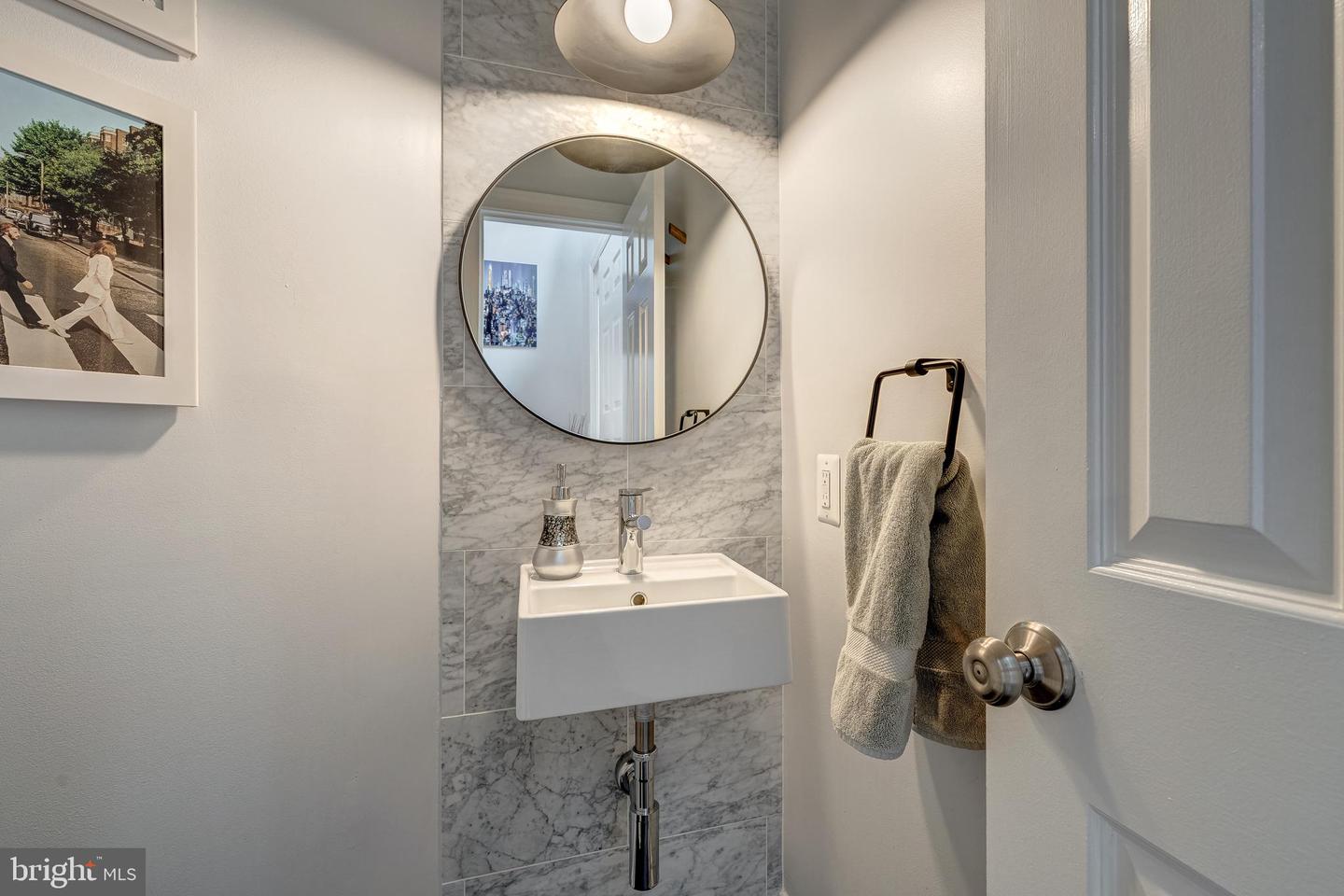 1500 N COLONIAL TER, ARLINGTON, Virginia 22209, 4 Bedrooms Bedrooms, ,2 BathroomsBathrooms,Residential,For sale,1500 N COLONIAL TER,VAAR2067666 MLS # VAAR2067666