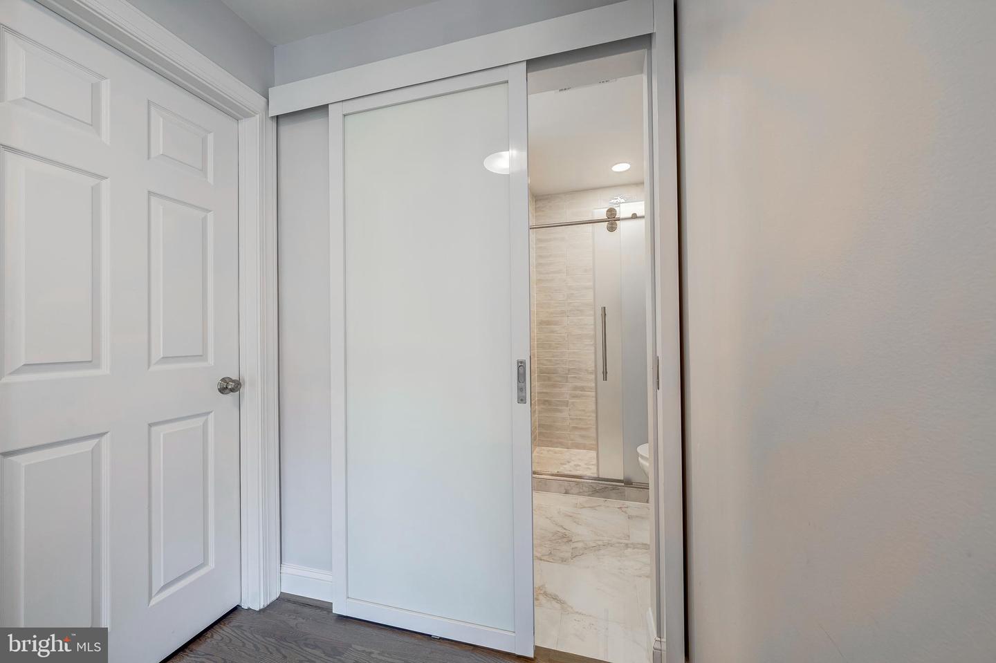 1500 N COLONIAL TER, ARLINGTON, Virginia 22209, 4 Bedrooms Bedrooms, ,2 BathroomsBathrooms,Residential,For sale,1500 N COLONIAL TER,VAAR2067666 MLS # VAAR2067666