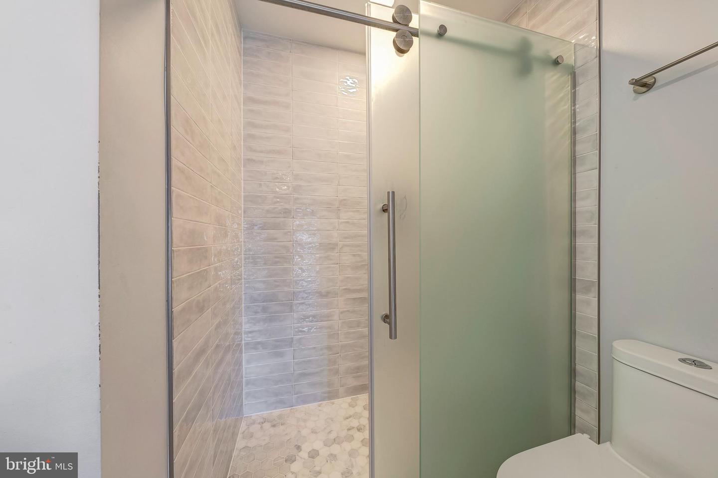 1500 N COLONIAL TER, ARLINGTON, Virginia 22209, 4 Bedrooms Bedrooms, ,2 BathroomsBathrooms,Residential,For sale,1500 N COLONIAL TER,VAAR2067666 MLS # VAAR2067666