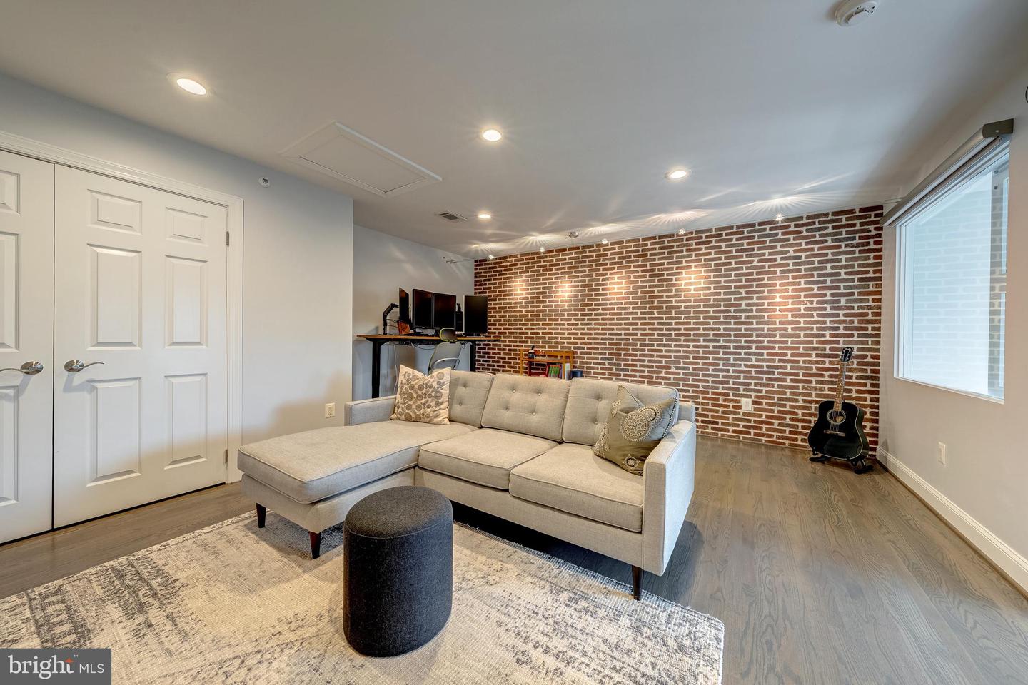 1500 N COLONIAL TER, ARLINGTON, Virginia 22209, 4 Bedrooms Bedrooms, ,2 BathroomsBathrooms,Residential,For sale,1500 N COLONIAL TER,VAAR2067666 MLS # VAAR2067666