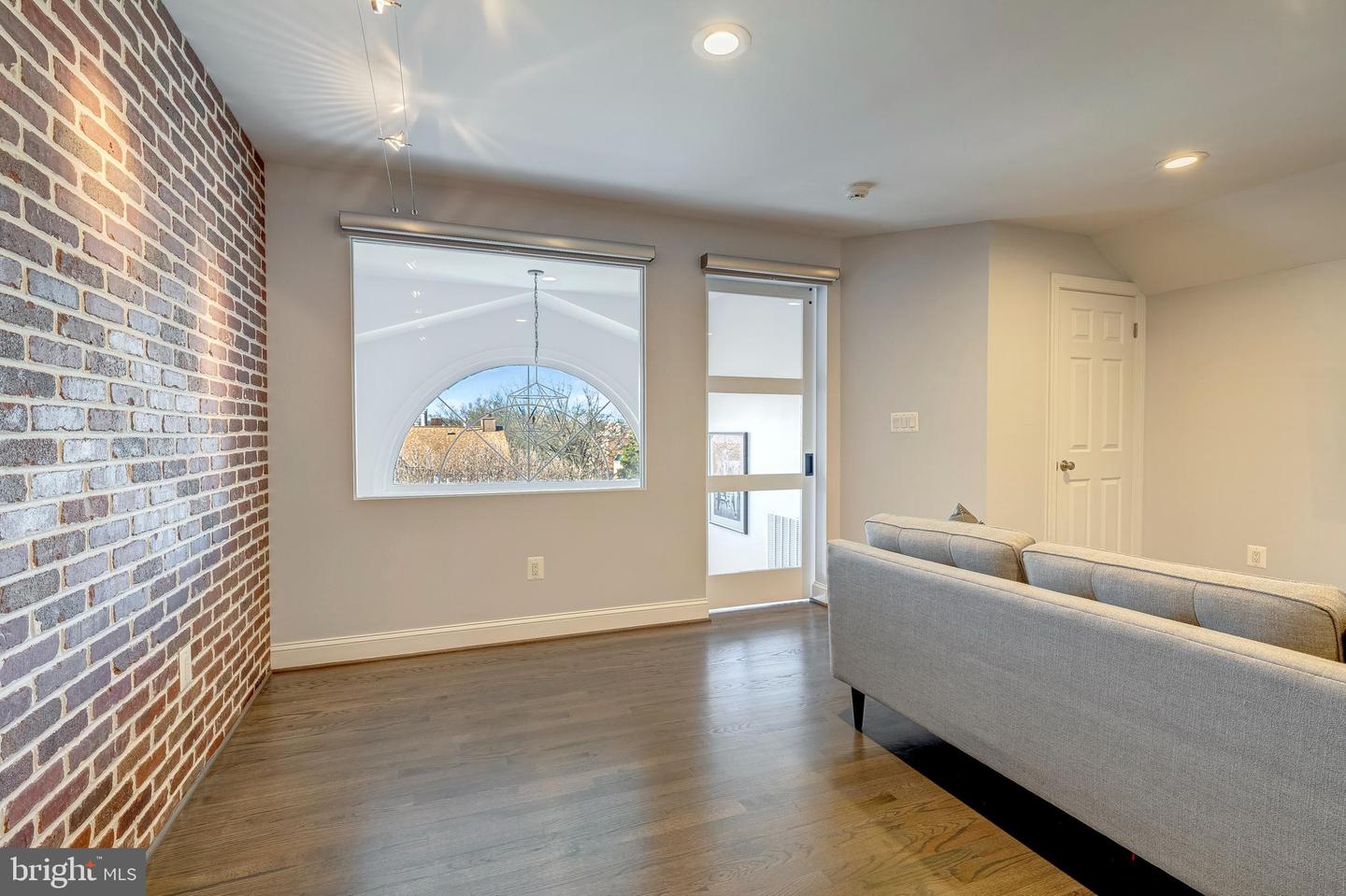 1500 N COLONIAL TER, ARLINGTON, Virginia 22209, 4 Bedrooms Bedrooms, ,2 BathroomsBathrooms,Residential,For sale,1500 N COLONIAL TER,VAAR2067666 MLS # VAAR2067666