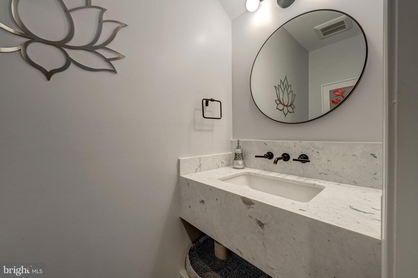 1500 N COLONIAL TER, ARLINGTON, Virginia 22209, 4 Bedrooms Bedrooms, ,2 BathroomsBathrooms,Residential,For sale,1500 N COLONIAL TER,VAAR2067666 MLS # VAAR2067666