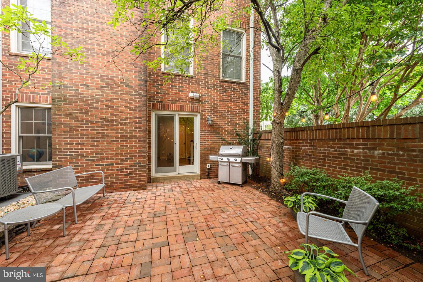 1500 N COLONIAL TER, ARLINGTON, Virginia 22209, 4 Bedrooms Bedrooms, ,2 BathroomsBathrooms,Residential,For sale,1500 N COLONIAL TER,VAAR2067666 MLS # VAAR2067666