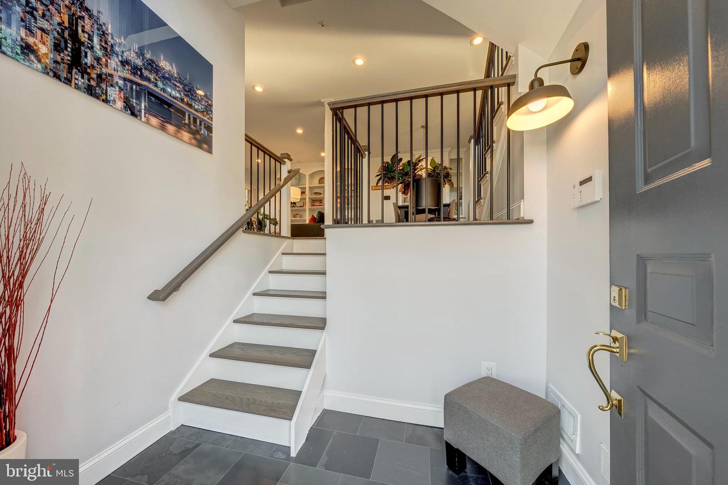 1500 N COLONIAL TER, ARLINGTON, Virginia 22209, 4 Bedrooms Bedrooms, ,2 BathroomsBathrooms,Residential,For sale,1500 N COLONIAL TER,VAAR2067666 MLS # VAAR2067666