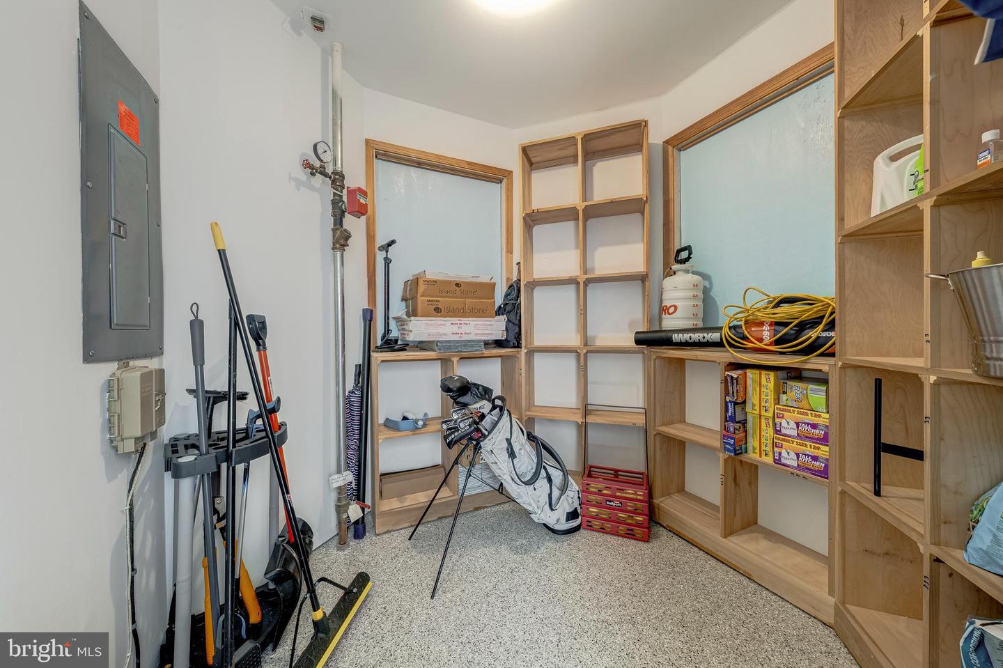 1500 N COLONIAL TER, ARLINGTON, Virginia 22209, 4 Bedrooms Bedrooms, ,2 BathroomsBathrooms,Residential,For sale,1500 N COLONIAL TER,VAAR2067666 MLS # VAAR2067666