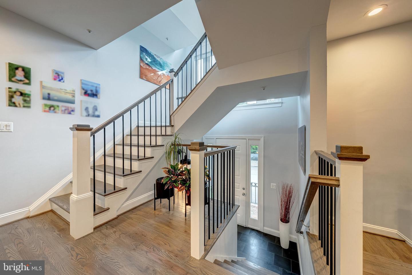 1500 N COLONIAL TER, ARLINGTON, Virginia 22209, 4 Bedrooms Bedrooms, ,2 BathroomsBathrooms,Residential,For sale,1500 N COLONIAL TER,VAAR2067666 MLS # VAAR2067666