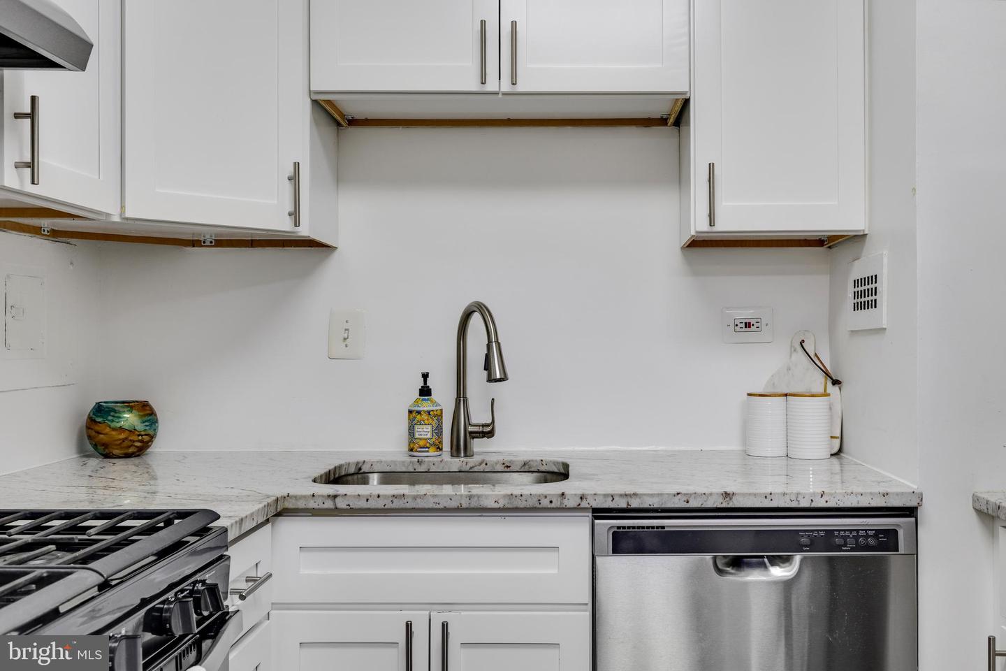 2030 N ADAMS ST #303, ARLINGTON, Virginia 22201, 2 Bedrooms Bedrooms, ,1 BathroomBathrooms,Residential,For sale,2030 N ADAMS ST #303,VAAR2067702 MLS # VAAR2067702