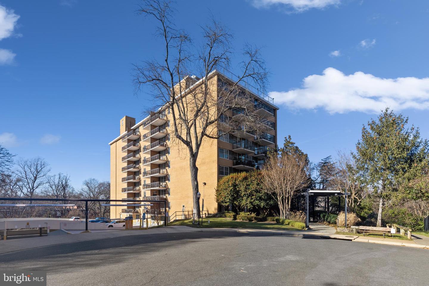 2030 N ADAMS ST #303, ARLINGTON, Virginia 22201, 2 Bedrooms Bedrooms, ,1 BathroomBathrooms,Residential,For sale,2030 N ADAMS ST #303,VAAR2067702 MLS # VAAR2067702