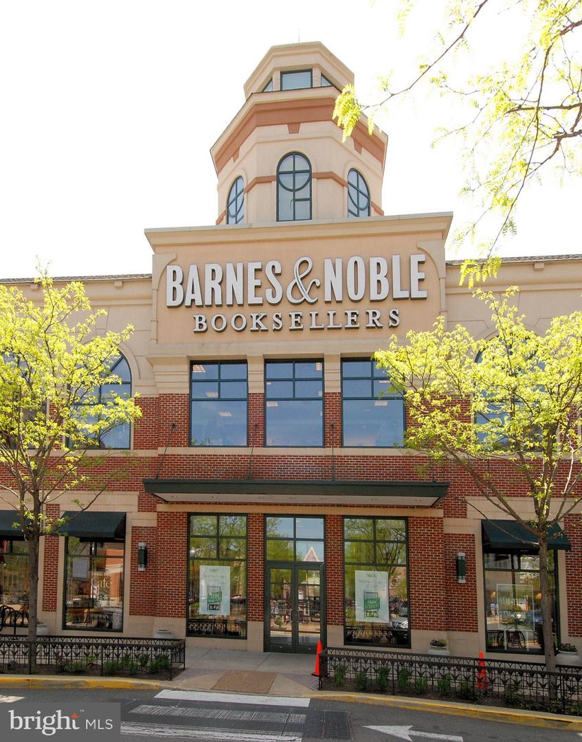 2030 N ADAMS ST #303, ARLINGTON, Virginia 22201, 2 Bedrooms Bedrooms, ,1 BathroomBathrooms,Residential,For sale,2030 N ADAMS ST #303,VAAR2067702 MLS # VAAR2067702