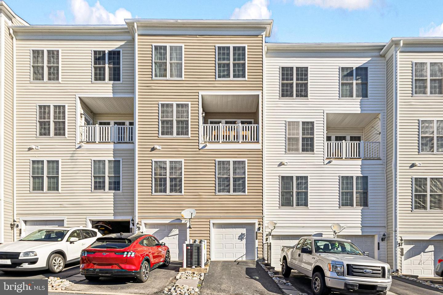 14762 POTOMAC BRANCH DR, WOODBRIDGE, Virginia 22191, 3 Bedrooms Bedrooms, ,2 BathroomsBathrooms,Residential,For sale,14762 POTOMAC BRANCH DR,VAPW2110506 MLS # VAPW2110506