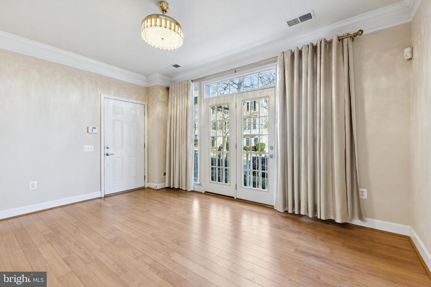 14762 POTOMAC BRANCH DR, WOODBRIDGE, Virginia 22191, 3 Bedrooms Bedrooms, ,2 BathroomsBathrooms,Residential,For sale,14762 POTOMAC BRANCH DR,VAPW2110506 MLS # VAPW2110506