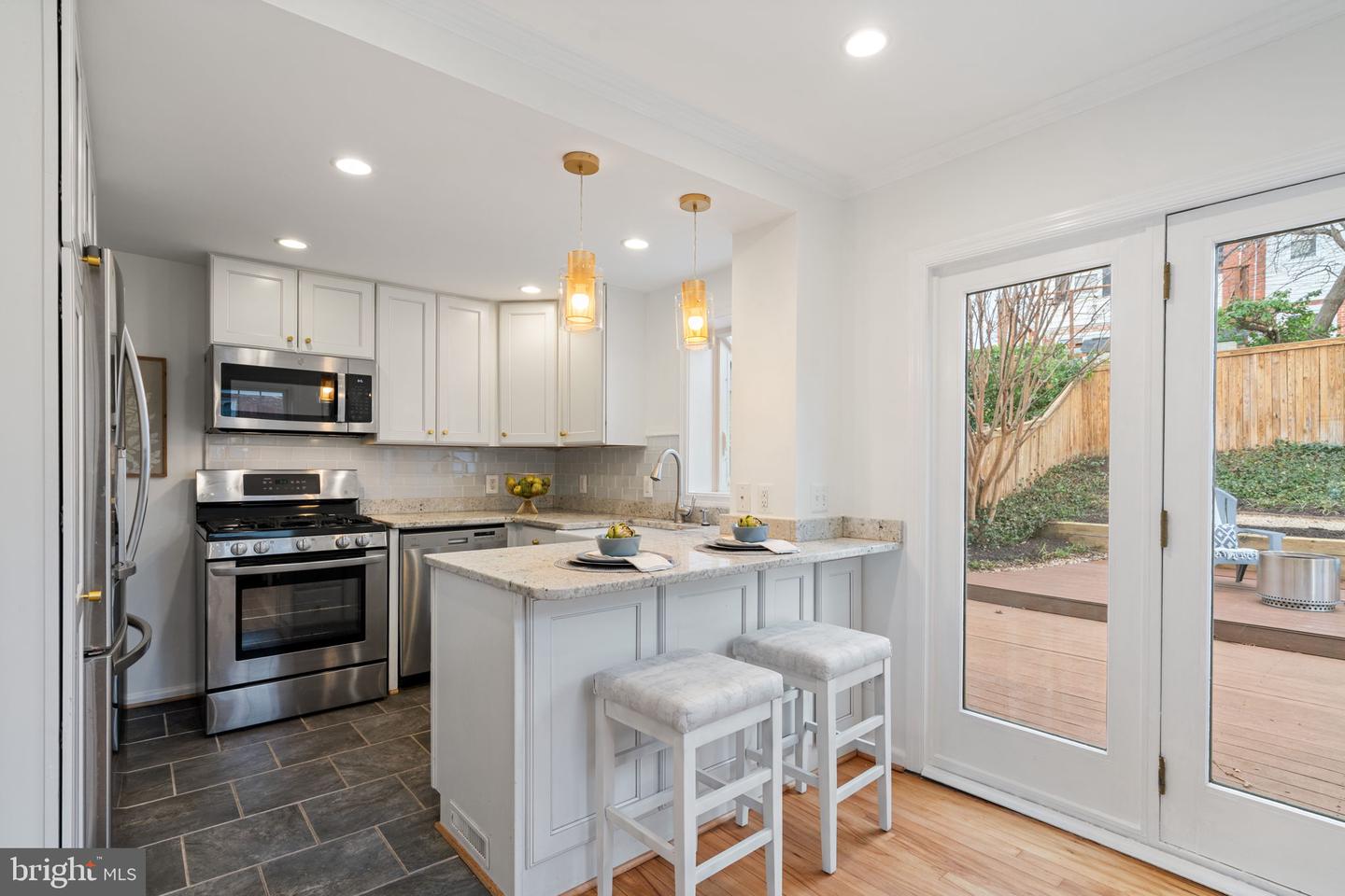 5915 EDGEHILL DR, ALEXANDRIA, Virginia 22303, 3 Bedrooms Bedrooms, ,2 BathroomsBathrooms,Residential,For sale,5915 EDGEHILL DR,VAFX2285658 MLS # VAFX2285658