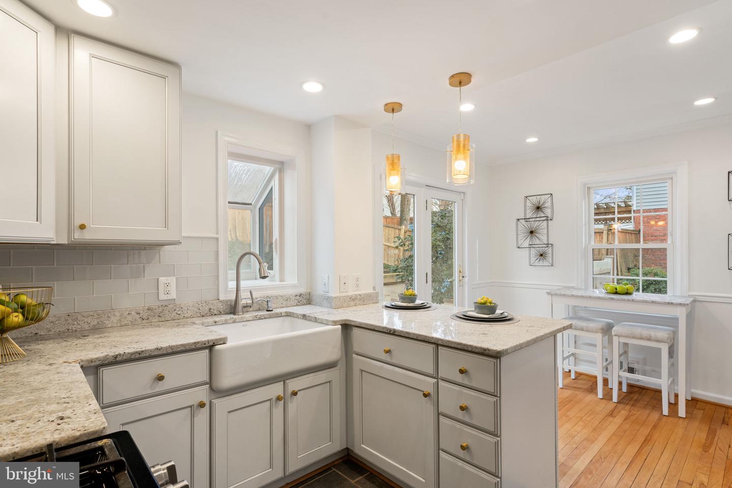 5915 EDGEHILL DR, ALEXANDRIA, Virginia 22303, 3 Bedrooms Bedrooms, ,2 BathroomsBathrooms,Residential,For sale,5915 EDGEHILL DR,VAFX2285658 MLS # VAFX2285658