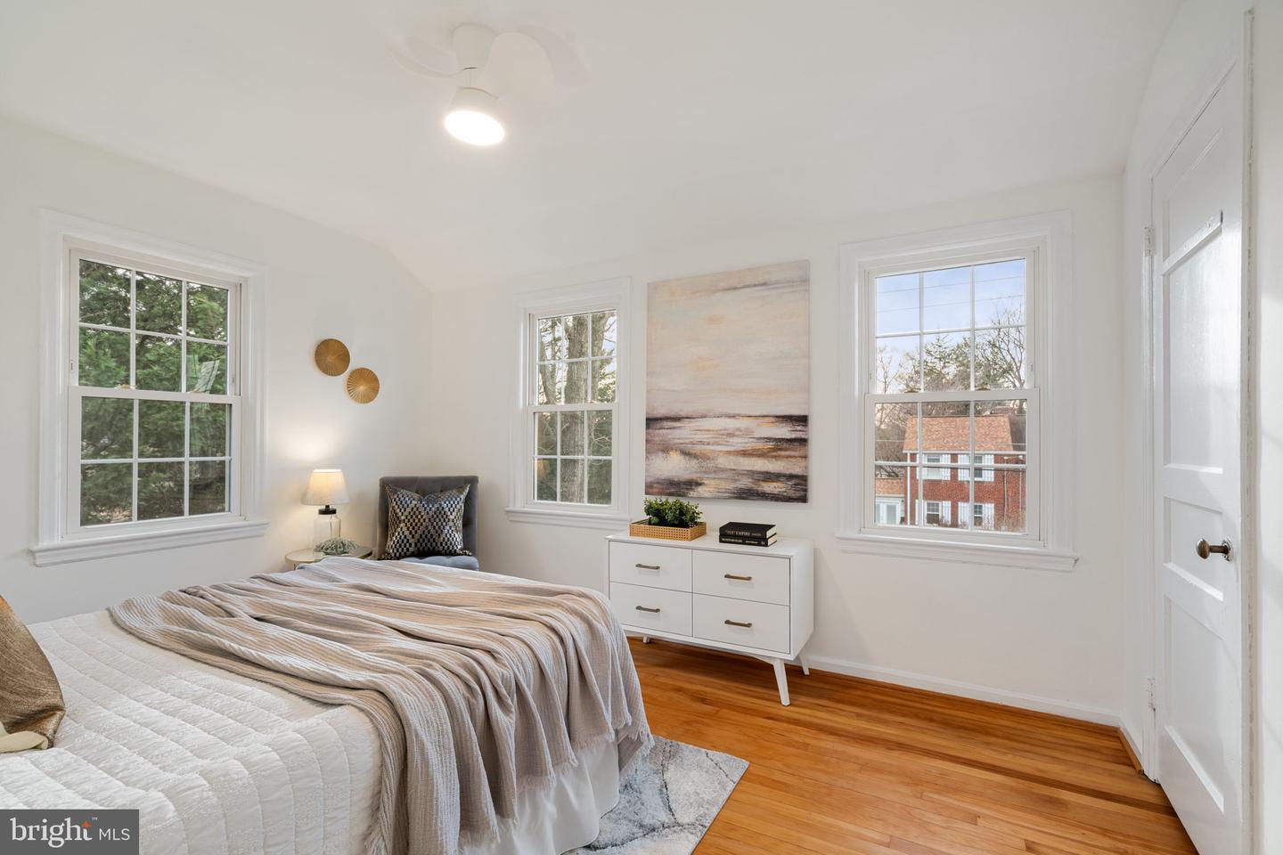 5915 EDGEHILL DR, ALEXANDRIA, Virginia 22303, 3 Bedrooms Bedrooms, ,2 BathroomsBathrooms,Residential,For sale,5915 EDGEHILL DR,VAFX2285658 MLS # VAFX2285658