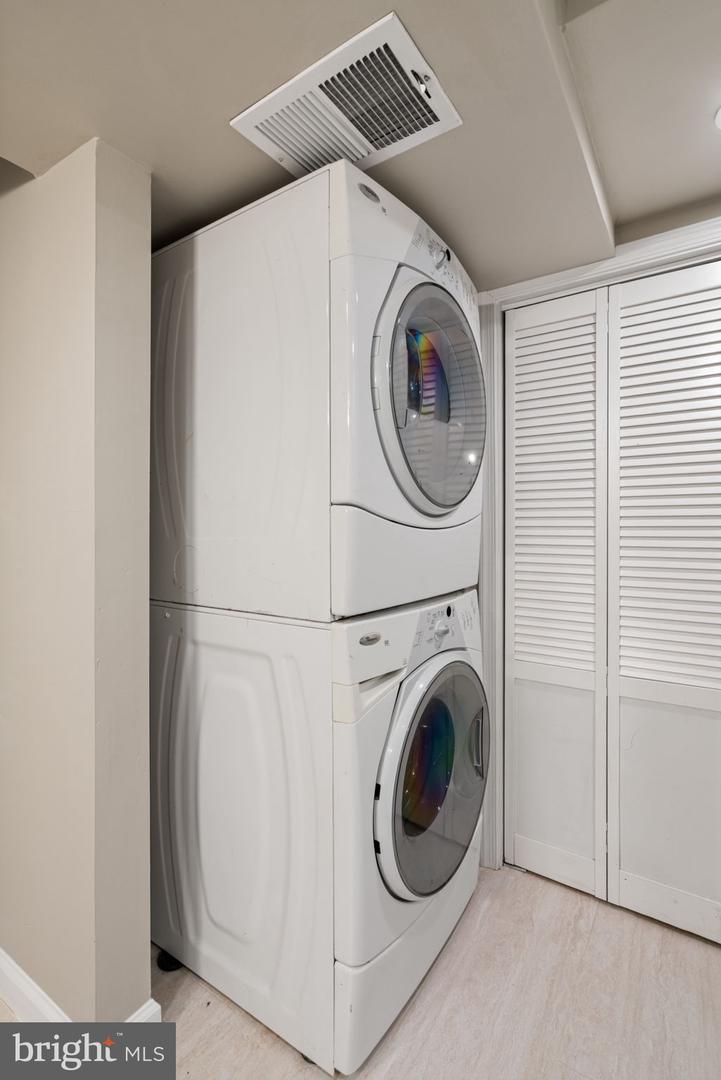 5915 EDGEHILL DR, ALEXANDRIA, Virginia 22303, 3 Bedrooms Bedrooms, ,2 BathroomsBathrooms,Residential,For sale,5915 EDGEHILL DR,VAFX2285658 MLS # VAFX2285658