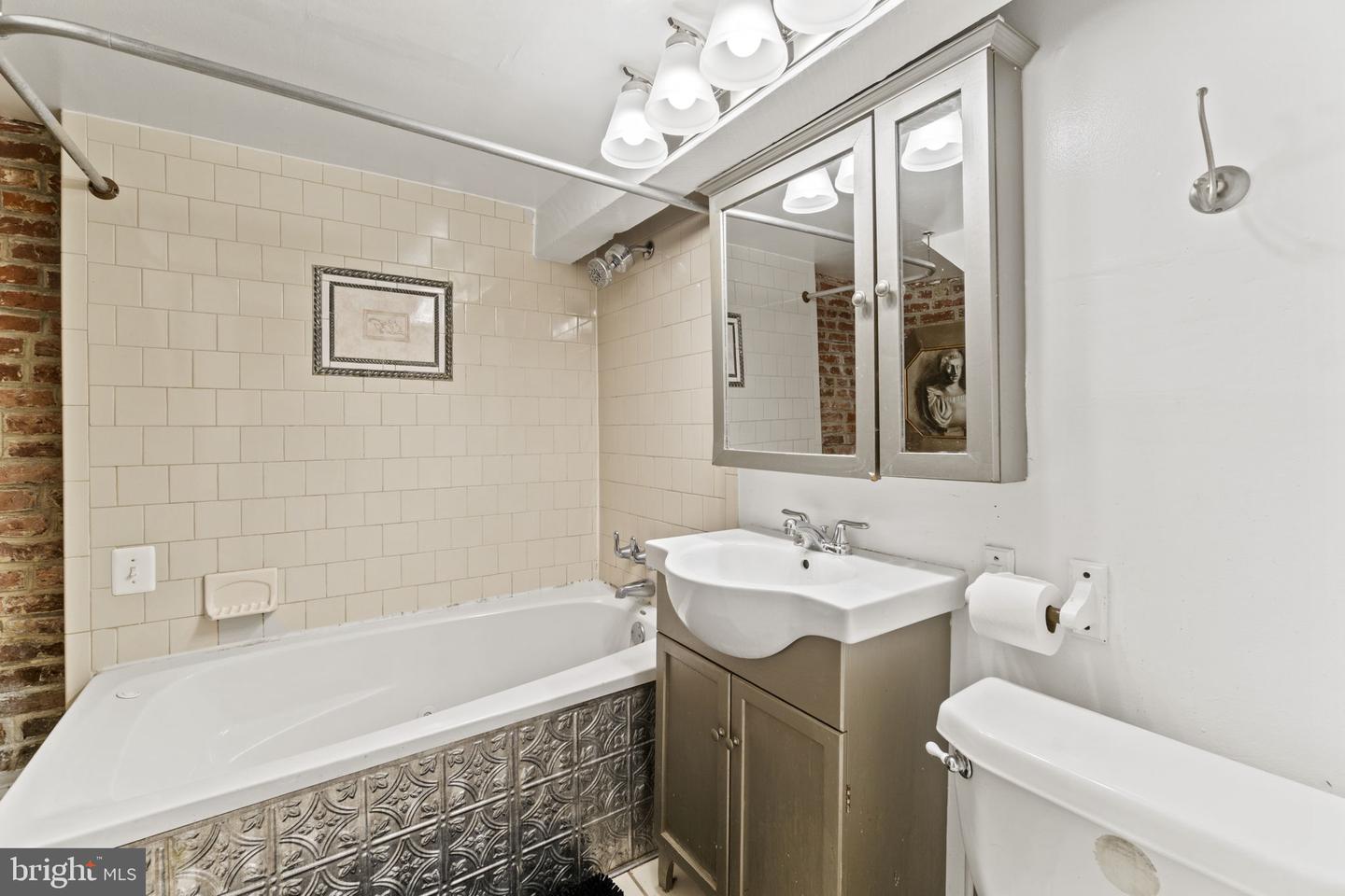 1205 4TH ST NW, WASHINGTON, District Of Columbia 20001, 5 Bedrooms Bedrooms, ,3 BathroomsBathrooms,Residential,For sale,1205 4TH ST NW,DCDC2241442 MLS # DCDC2241442