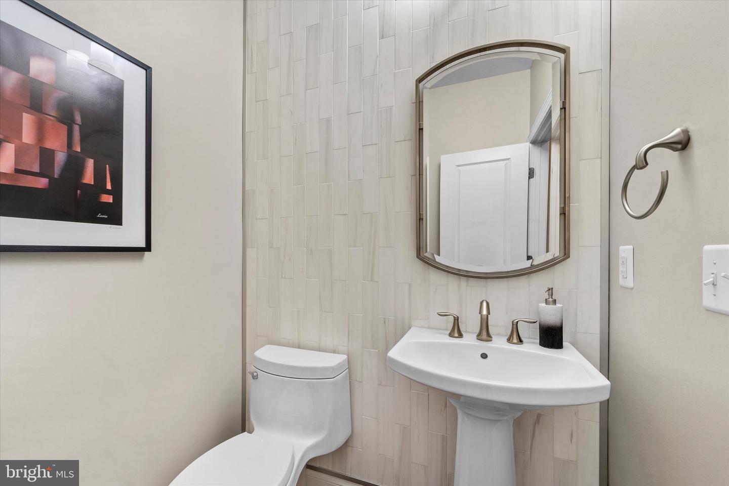 6201 CHAMPION OAK CT, FALLS CHURCH, Virginia 22044, 5 Bedrooms Bedrooms, ,4 BathroomsBathrooms,Residential,For sale,6201 CHAMPION OAK CT,VAFX2285910 MLS # VAFX2285910