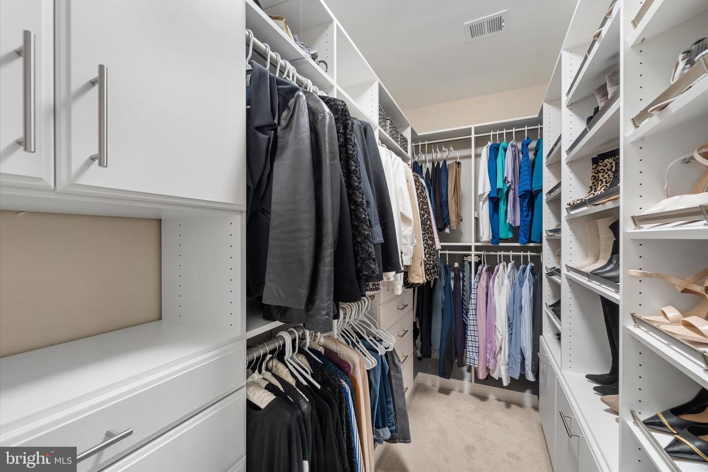 6201 CHAMPION OAK CT, FALLS CHURCH, Virginia 22044, 5 Bedrooms Bedrooms, ,4 BathroomsBathrooms,Residential,For sale,6201 CHAMPION OAK CT,VAFX2285910 MLS # VAFX2285910