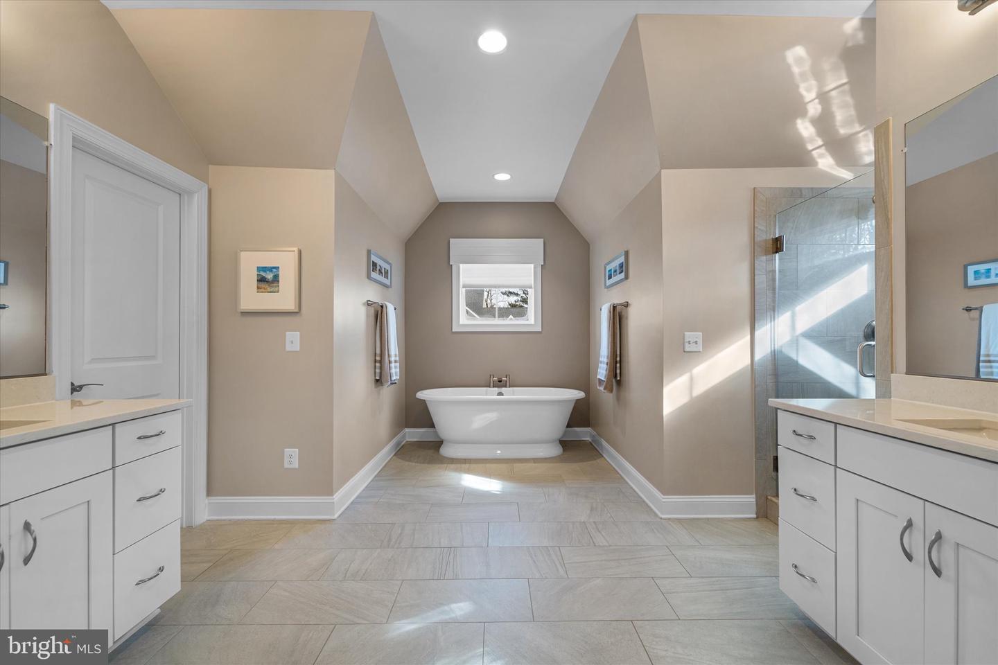 6201 CHAMPION OAK CT, FALLS CHURCH, Virginia 22044, 5 Bedrooms Bedrooms, ,4 BathroomsBathrooms,Residential,For sale,6201 CHAMPION OAK CT,VAFX2285910 MLS # VAFX2285910