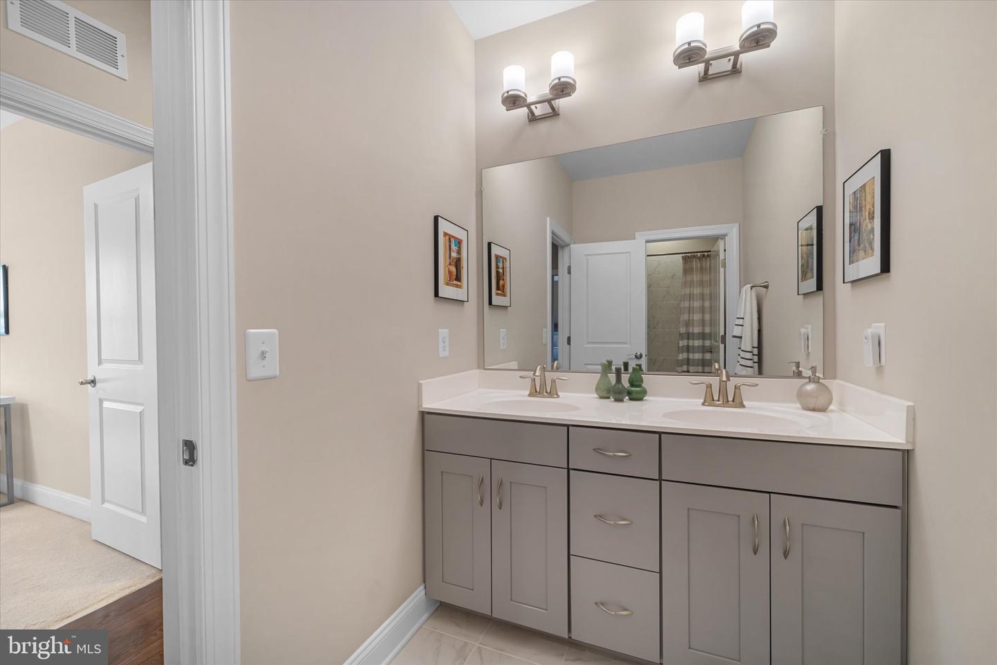 6201 CHAMPION OAK CT, FALLS CHURCH, Virginia 22044, 5 Bedrooms Bedrooms, ,4 BathroomsBathrooms,Residential,For sale,6201 CHAMPION OAK CT,VAFX2285910 MLS # VAFX2285910