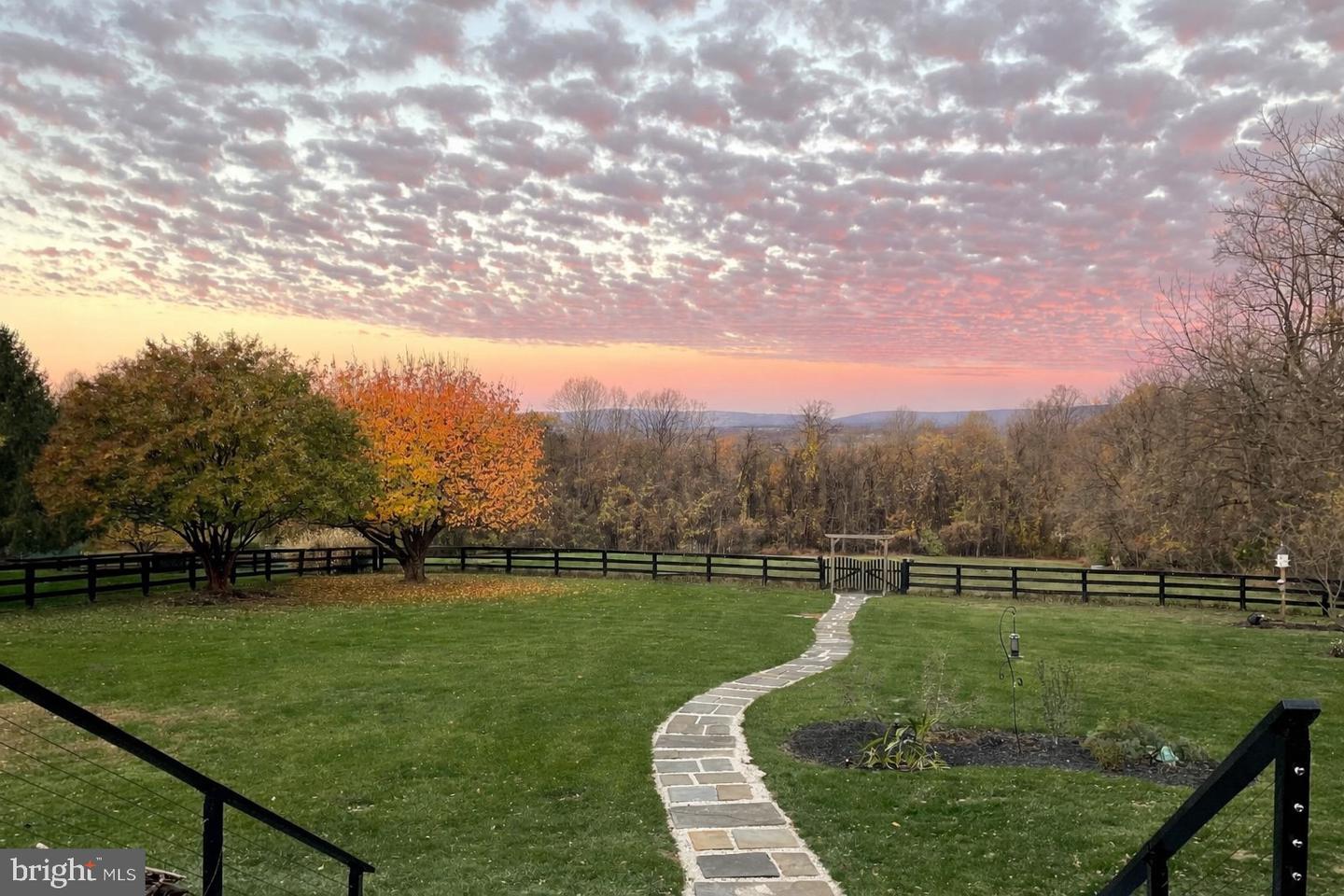 19075 FOXGREEN CIR, LEESBURG, Virginia 20175, 4 Bedrooms Bedrooms, ,4 BathroomsBathrooms,Residential,For sale,19075 FOXGREEN CIR,VALO2114014 MLS # VALO2114014