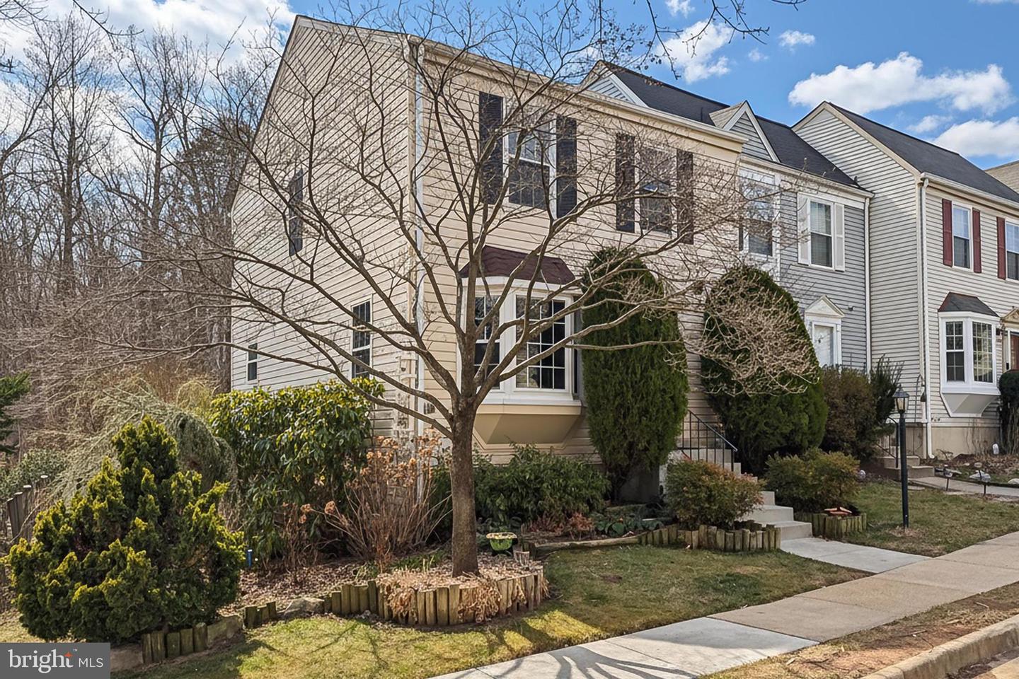 13855 LAURA RATCLIFF CT, CENTREVILLE, Virginia 20121, 3 Bedrooms Bedrooms, ,2 BathroomsBathrooms,Residential,For sale,13855 LAURA RATCLIFF CT,VAFX2285964 MLS # VAFX2285964