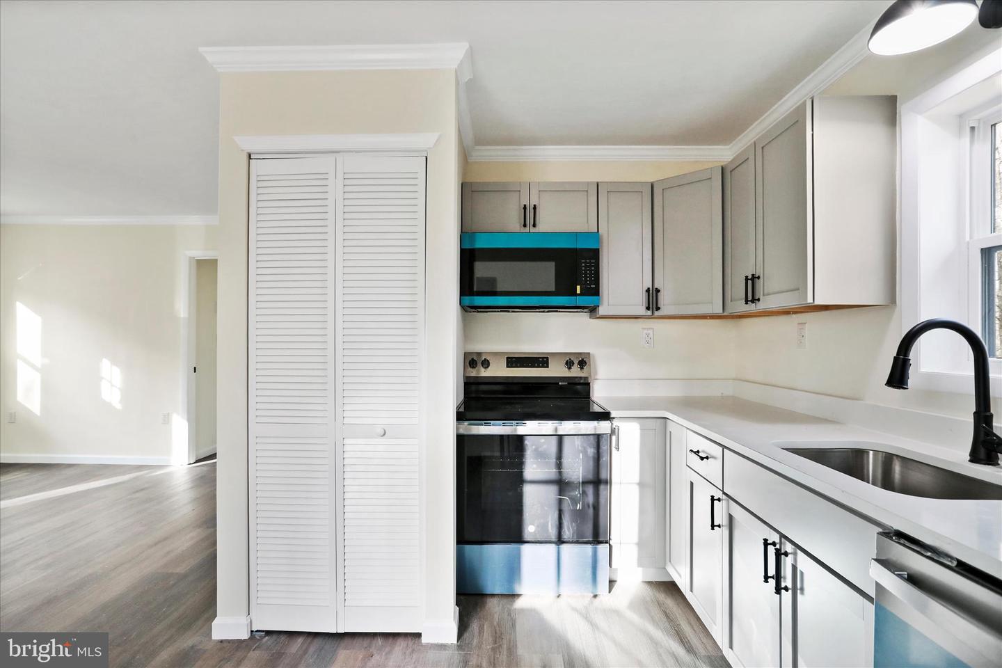 244 HICKORY RD, FRONT ROYAL, Virginia 22630, 2 Bedrooms Bedrooms, ,1 BathroomBathrooms,Residential,For sale,244 HICKORY RD,VAWR2013140 MLS # VAWR2013140