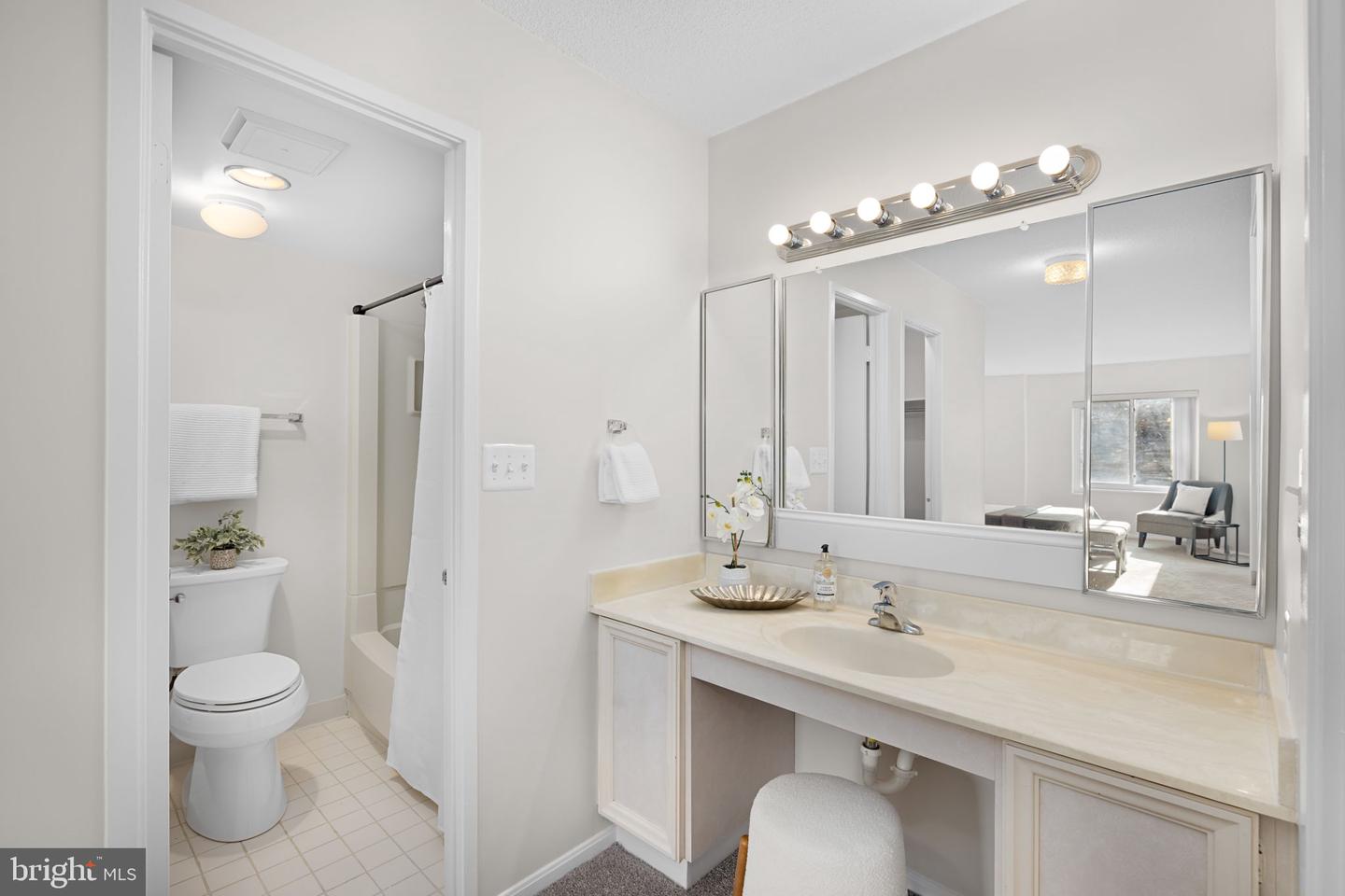 8380 GREENSBORO DR #221, MCLEAN, Virginia 22102, 2 Bedrooms Bedrooms, ,2 BathroomsBathrooms,Residential,For sale,8380 GREENSBORO DR #221,VAFX2285738 MLS # VAFX2285738